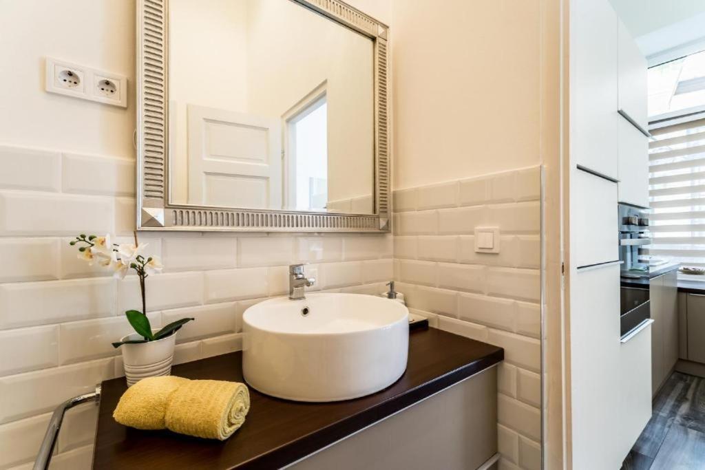 Hi-Bp Elizabeth Apartment In The Heart Of Budapesta Exterior foto