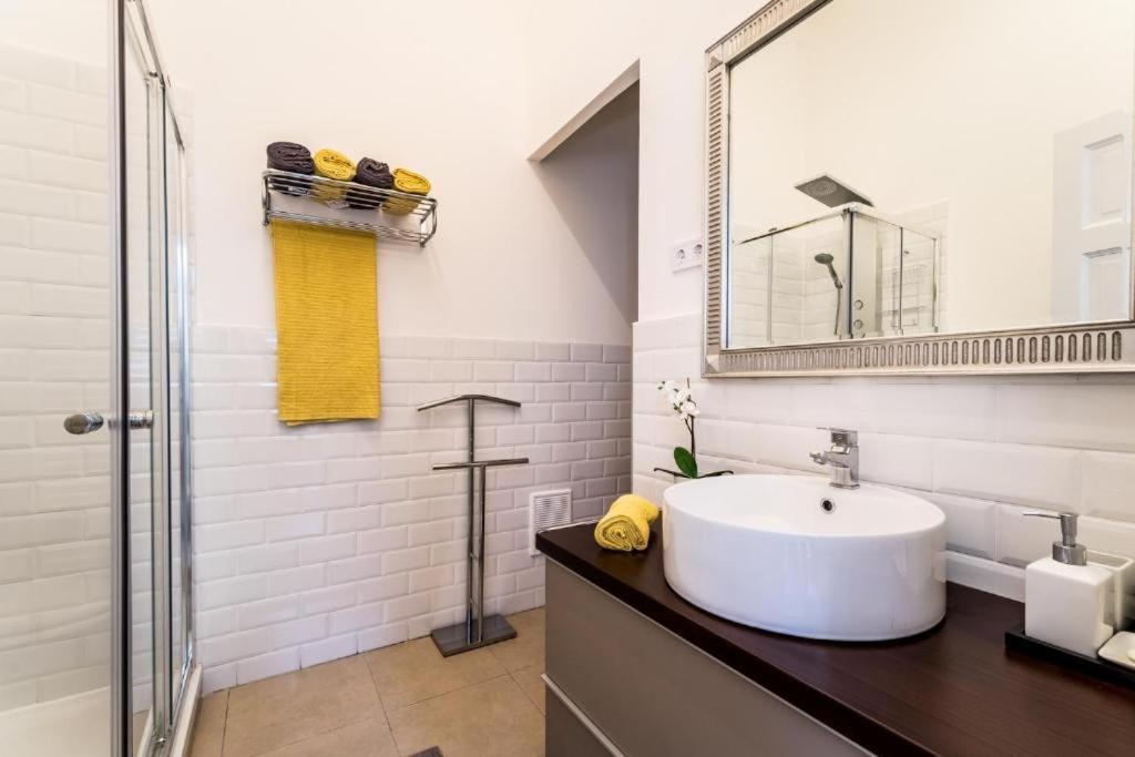 Hi-Bp Elizabeth Apartment In The Heart Of Budapesta Exterior foto
