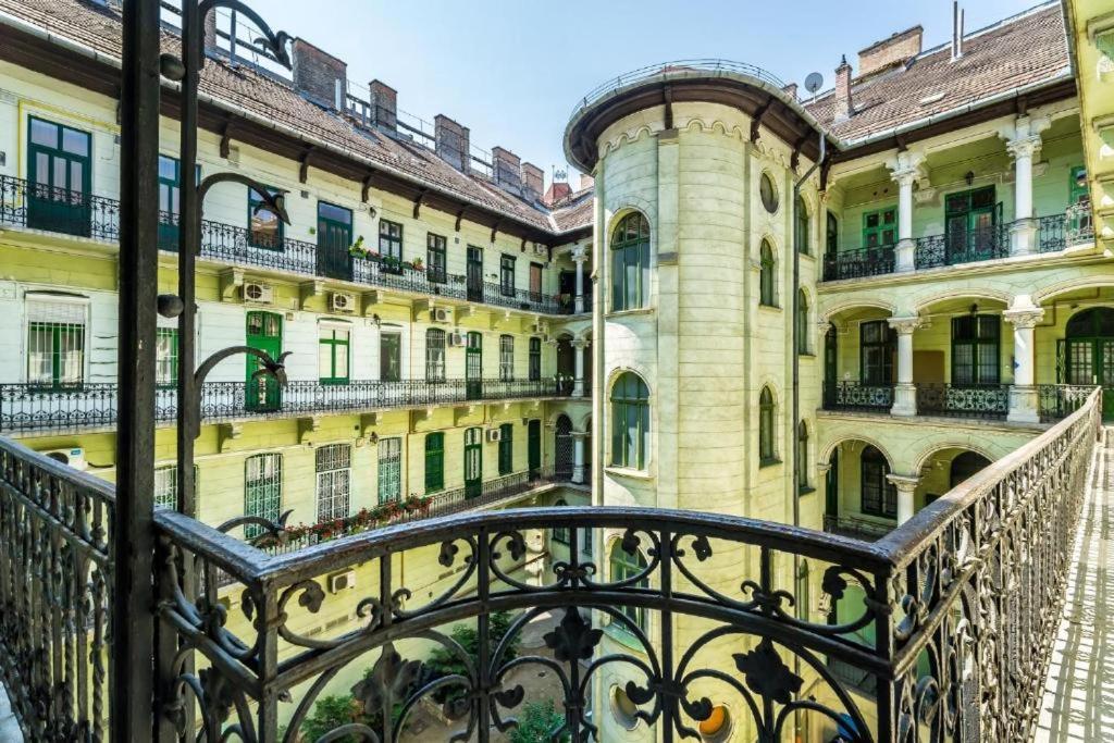 Hi-Bp Elizabeth Apartment In The Heart Of Budapesta Exterior foto