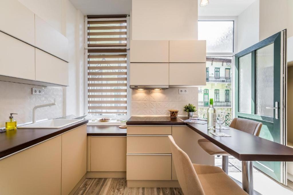 Hi-Bp Elizabeth Apartment In The Heart Of Budapesta Exterior foto